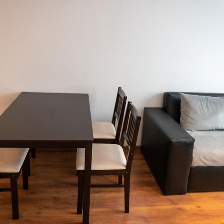 Sunny 1Bdr Apartment Near Center صوفيا المظهر الخارجي الصورة