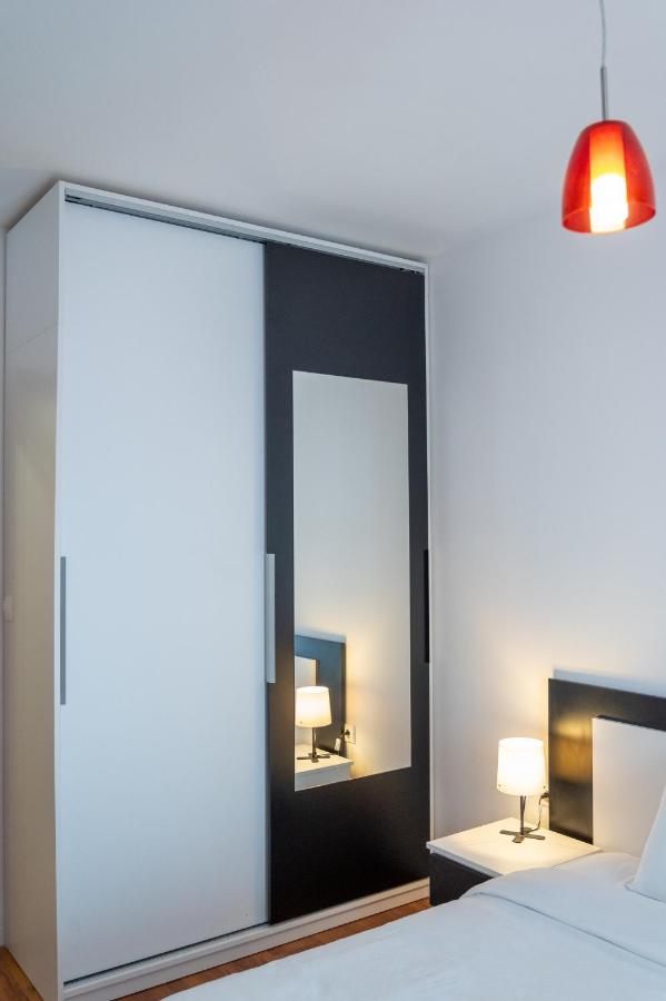 Sunny 1Bdr Apartment Near Center صوفيا المظهر الخارجي الصورة