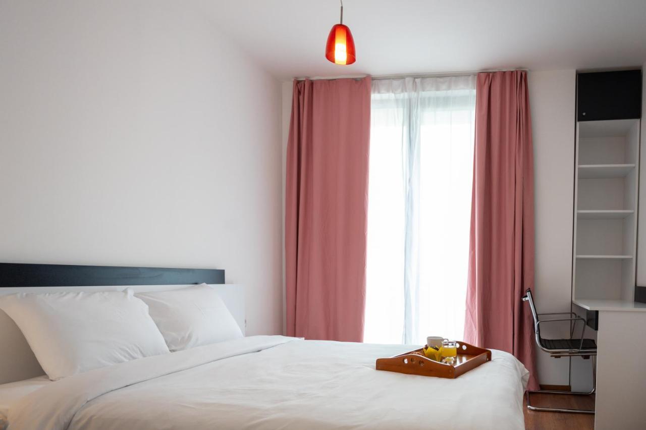 Sunny 1Bdr Apartment Near Center صوفيا المظهر الخارجي الصورة
