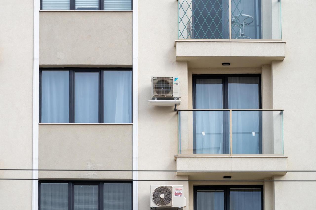 Sunny 1Bdr Apartment Near Center صوفيا المظهر الخارجي الصورة